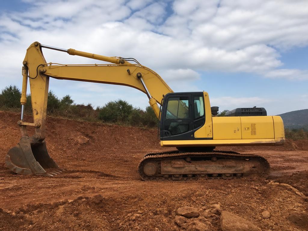 20 Ton Excavator for hire in Pretoria photo 2