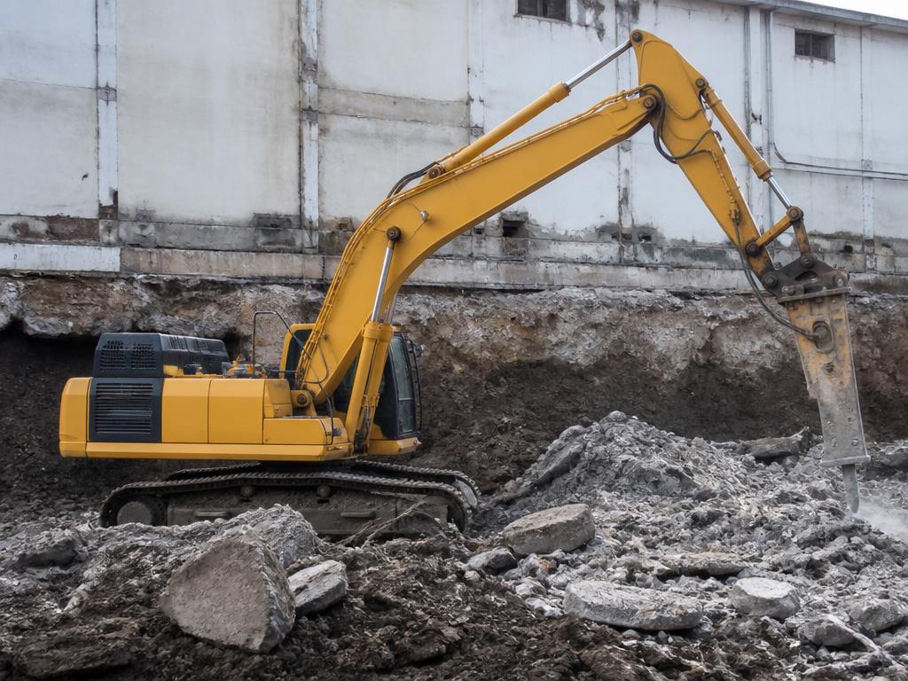 20 Ton Excavator with Pecker for hire in East London photo 2