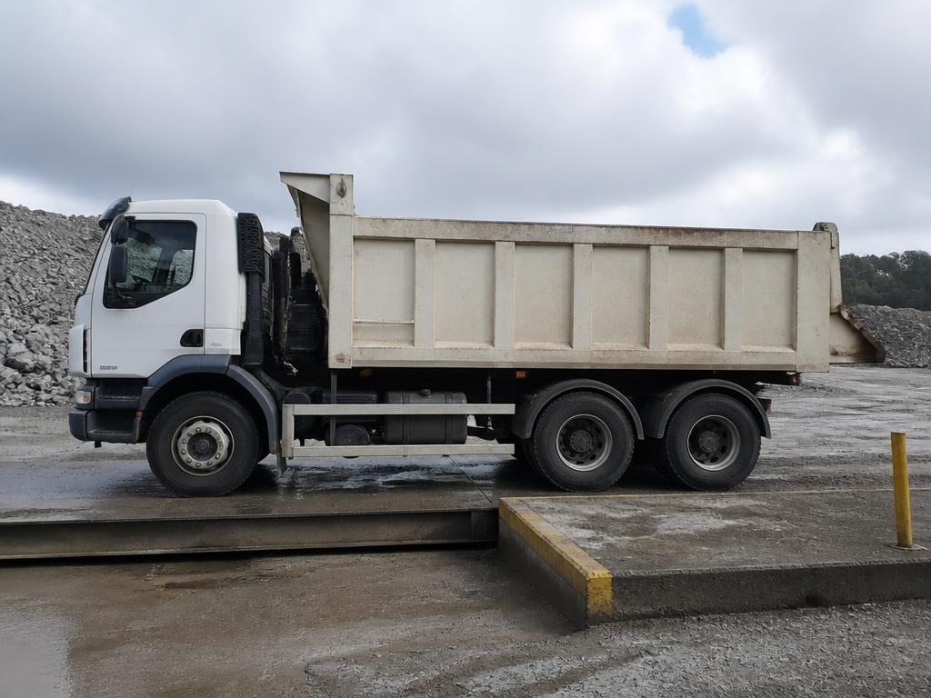 10 Cube Tipper Truck for hire in Durban photo 2